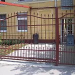 Akacia Apartment - Free Inside Parking, 2 Bedrooms, Garden, Next To Centre