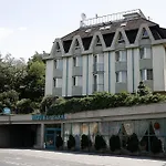Hotel Bara Junior