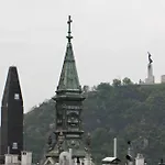 Aurora Apartment Danube View