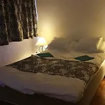 River\'S Crown Apartment