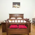 Liana-Luxury And Central Flat