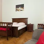 Liana-Luxury And Central Flat