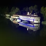 Botel Hotel Lisa
