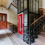 Sara\'S Apartment