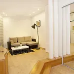 Diana Apartment On Vaci Utca