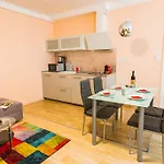 Titaru House In The City Center Of Budapest