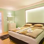 Titaru House In The City Center Of Budapest
