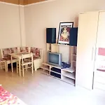 Pearl Residence Downtown Apartment