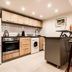 Bpr Paulay Cozy Apartment