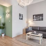 Synagogue Apartment Dohány