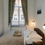 Happy Holiday Lux Apartments