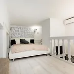 The Fashion Street Apartments