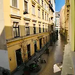 Budapest Griffin Guest House