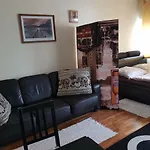 Riverside Apartman