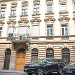 Woeroesmarty Studio - Budapest Center