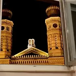 Synagogue Dream Home In The Center 2 Bedroom By Unb