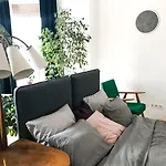 Spacious Bauhaus Icon Flat With Fitness Room In Central Buda, Close To The River And Margaret Island