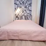 Choosy City Flat