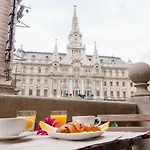 New York Palace View Apartment