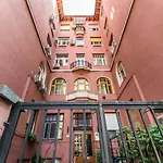 The Grey - Studio Apartment With Sleeping Loft In The Center Of Budapest