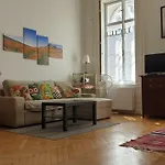 Jolanda Apartment