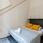 Deluxe Downtown Home 2 Bedrm, 2 Bathrm