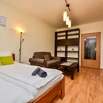 Cappuccino Apartment With Balcony And Free Parking