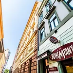 Bpr Emerald City Apartment