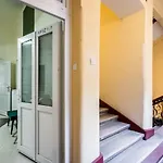 Bpr Turquoise Simplicity Apartment