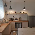 2 Bedroom Apartment Near Heroes Square
