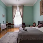 Eclectic Luxury & Spacious 2Br Ac Apt In Center
