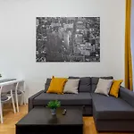 Downtown Home In The Gozsdu Garden