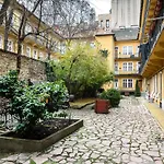 Art Dream Apartment