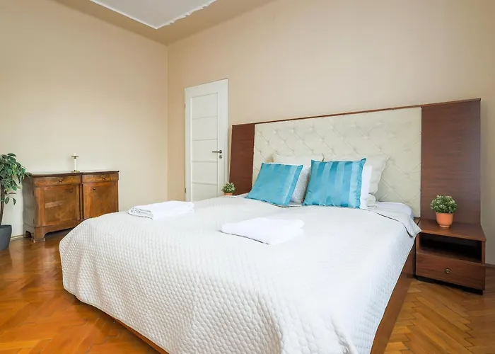 Downtown Vintage Home By Bella