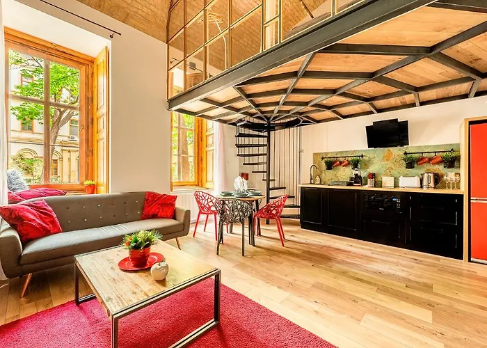 Liszt Designer 2Bedroom Center Apartment