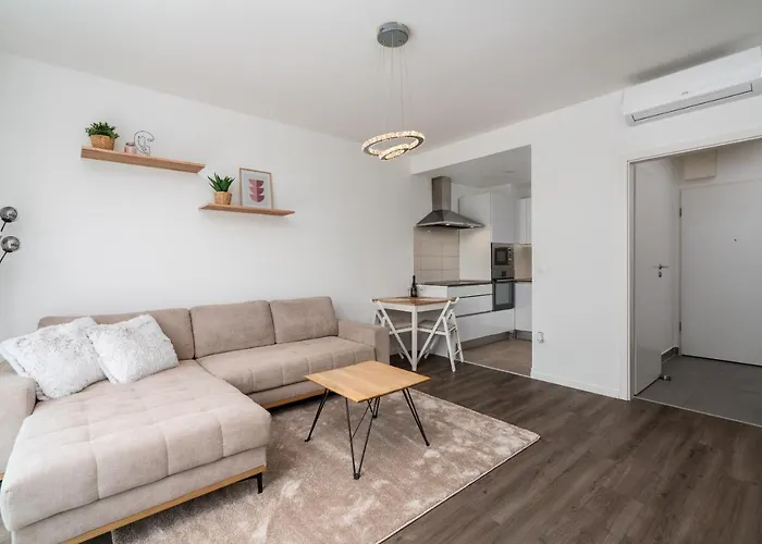 Bauer Downtown Apartment