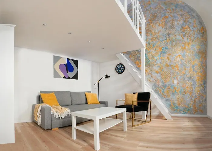 Goldart Design Apartment In The Heart Of Budapest