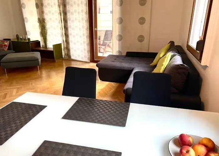 Budapest Heart By Gozsdu Apartment