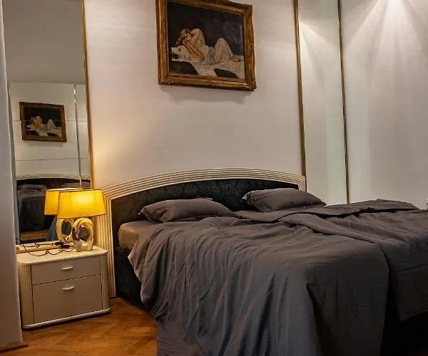 Basilica -Quiet, Privat, Balcony, The Best Area