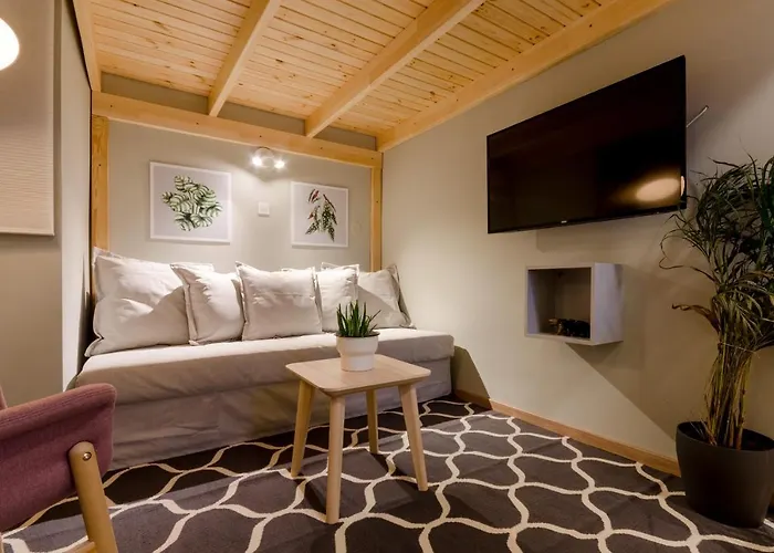 Cosy Studio In Party District Ak20S