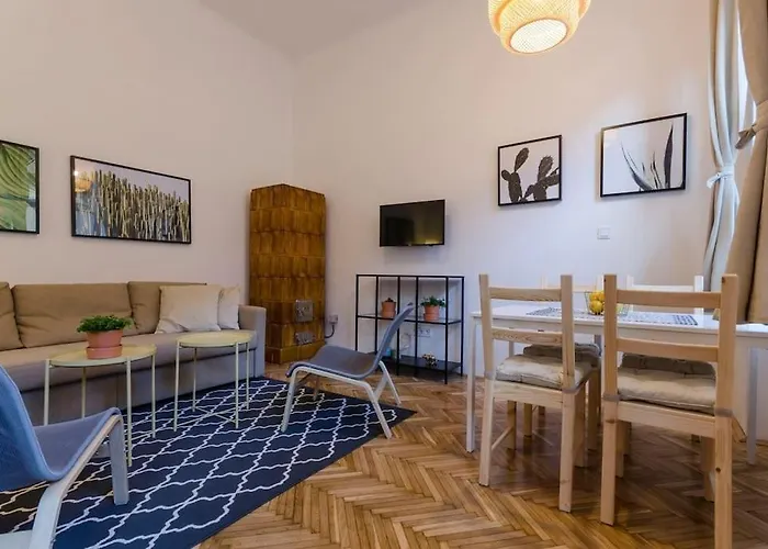 Cozy K8 Apartment In Party District.