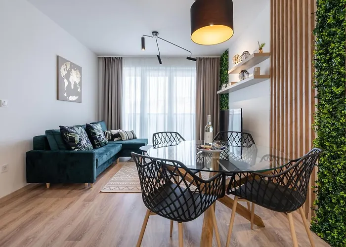 Westside River Apartment