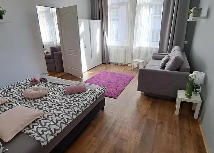 Sweet 16 Apartment In The Party District