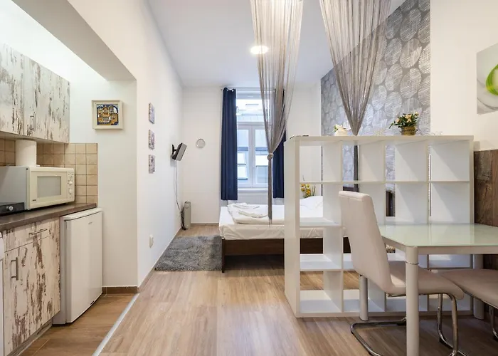 Silver Moon Apartment In The City Center