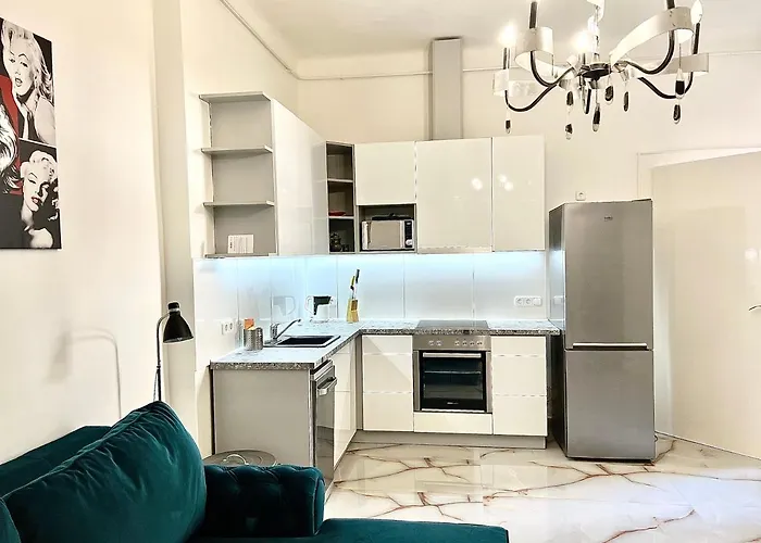 L8 Guesthouse