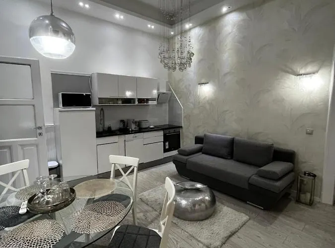 White Luxury Apartment
