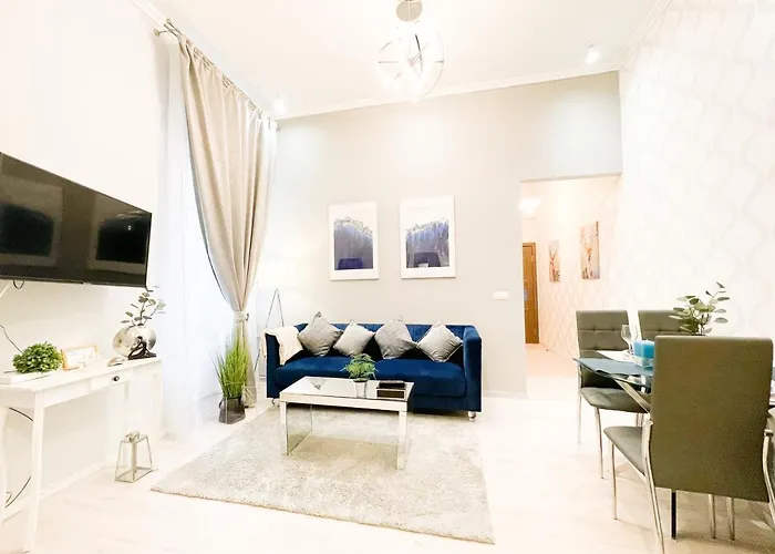 Downtown Deak-Ferris Wheel Luxury Home