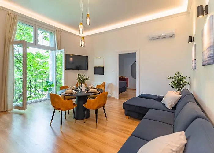 Modern Apartment French Balkony