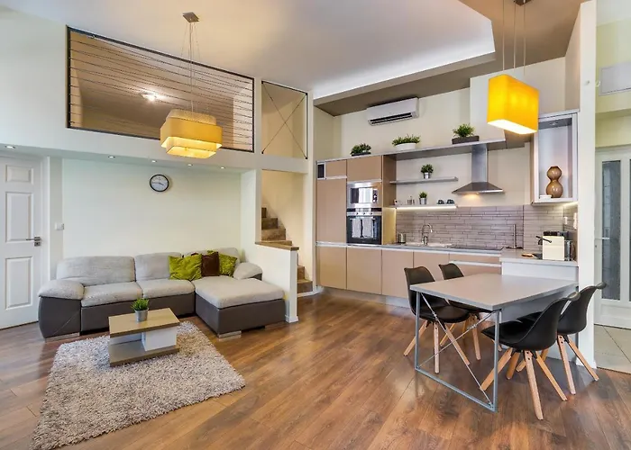 Spacious & Stylish Apartment In Downtown Budapest