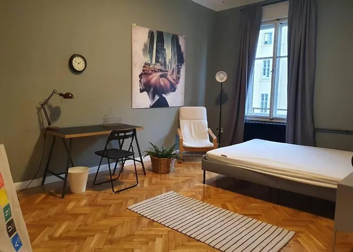 Beautifully Design Apartment Near Corvin Plaza